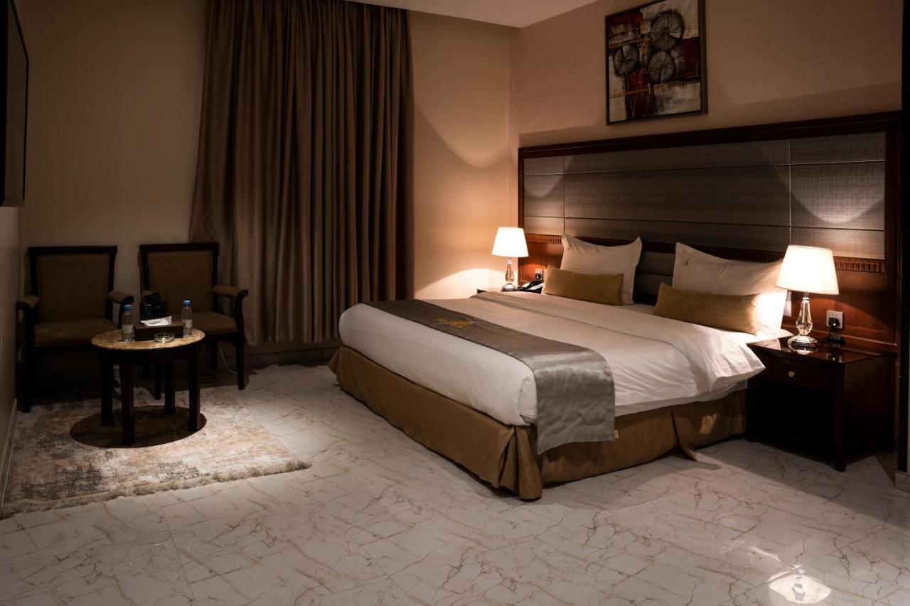 Toot House Aparthotel 4*