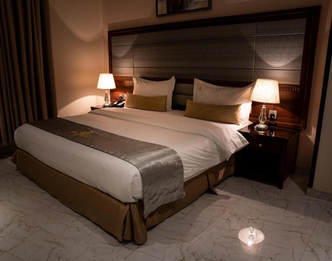 Toot House Aparthotel 4*